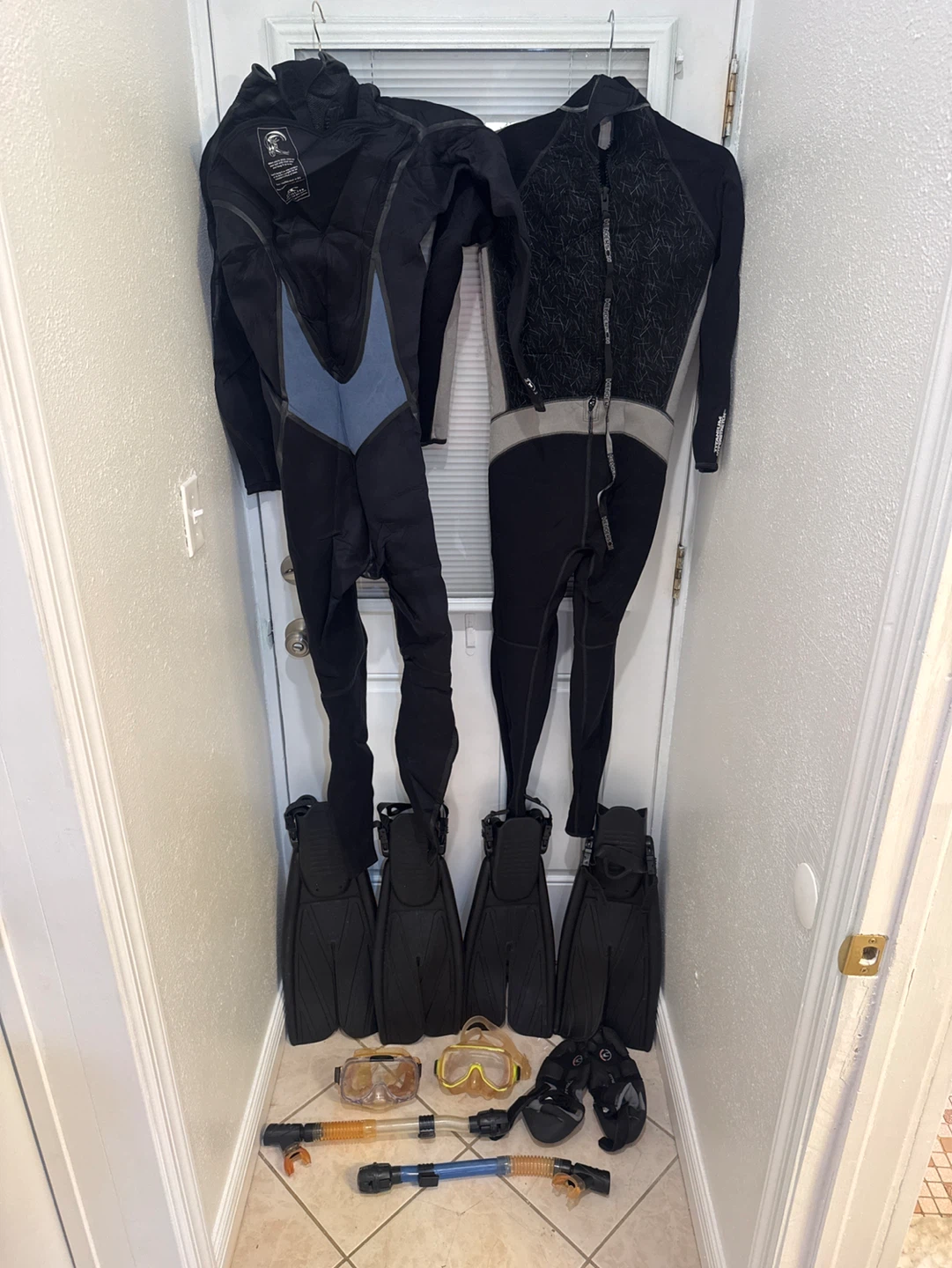 Scuba Gear Set: Wetsuits, Fins, Mask & Snorkel