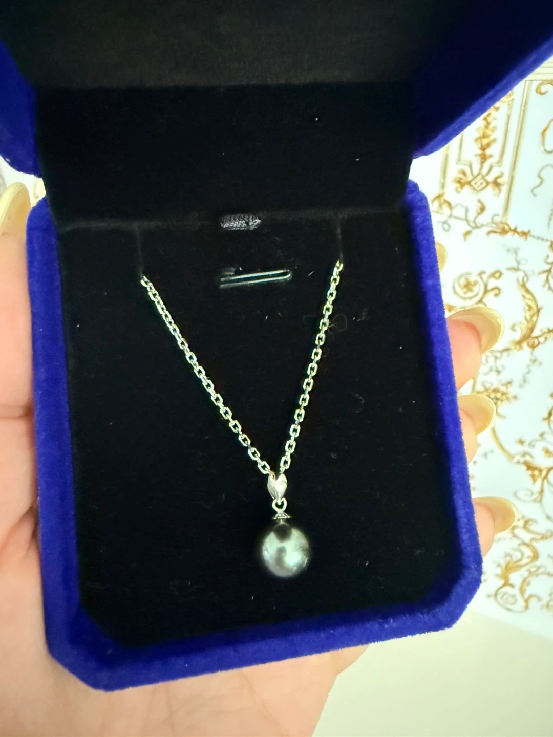 Brand new 18K plated Black Tahiti Pearl Necklace