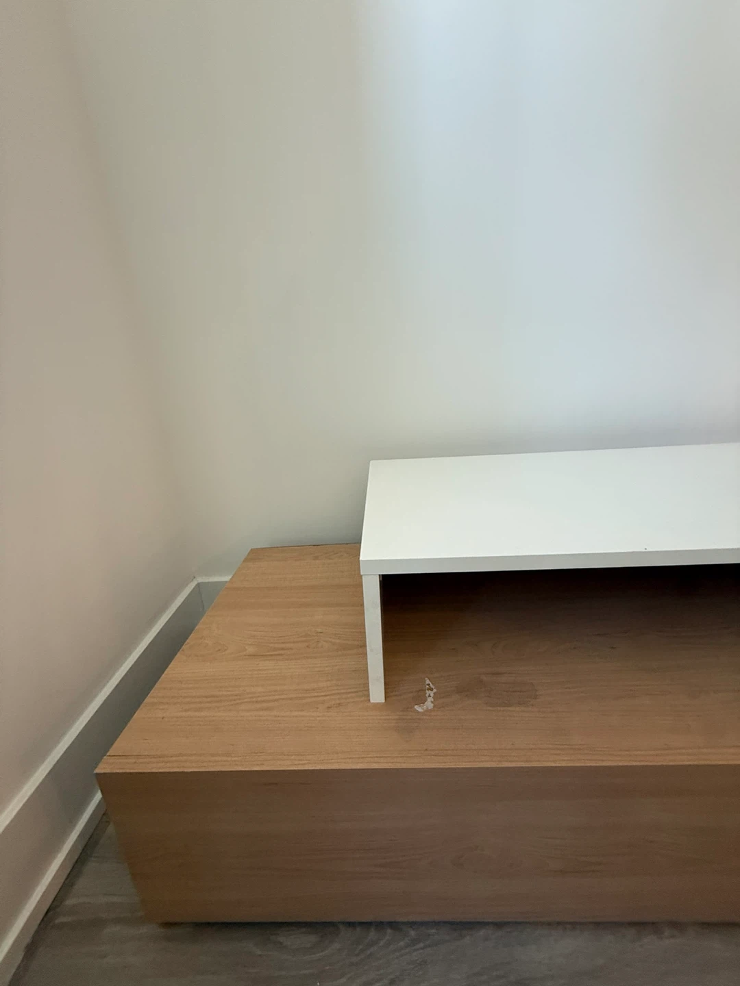 Two-tone TV stand with drawers - photo 2