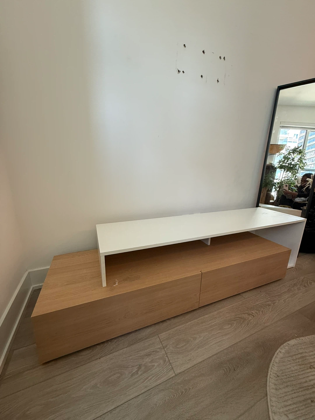 Two-tone TV stand with drawers - photo 3