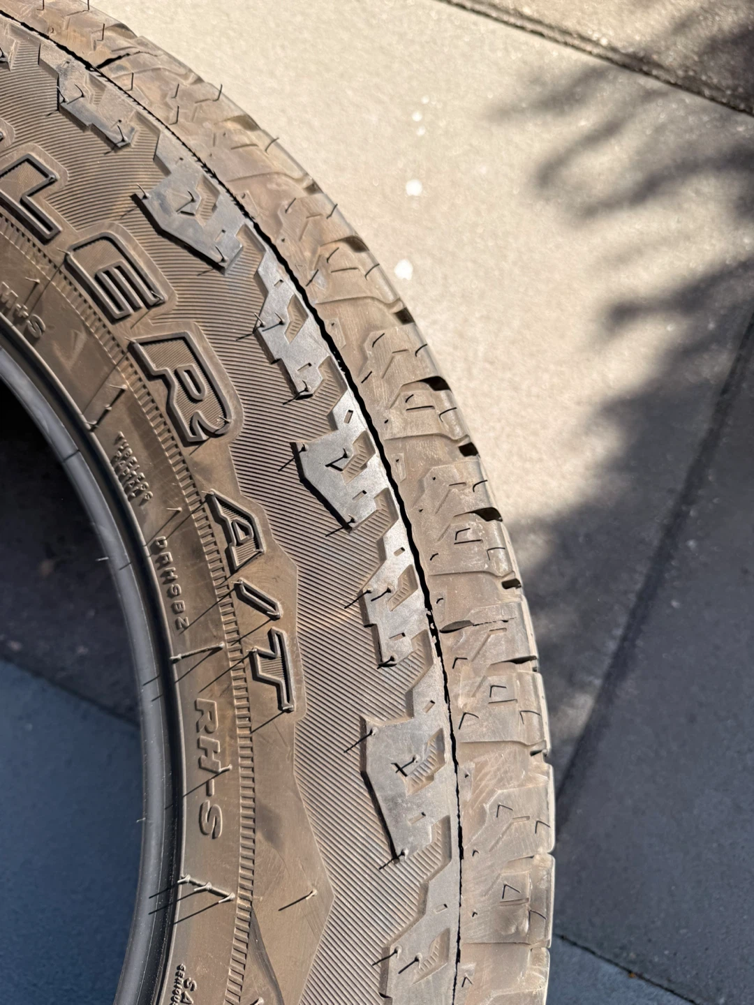 Bridgestone Dueler Tire 275/60R20 - photo 3