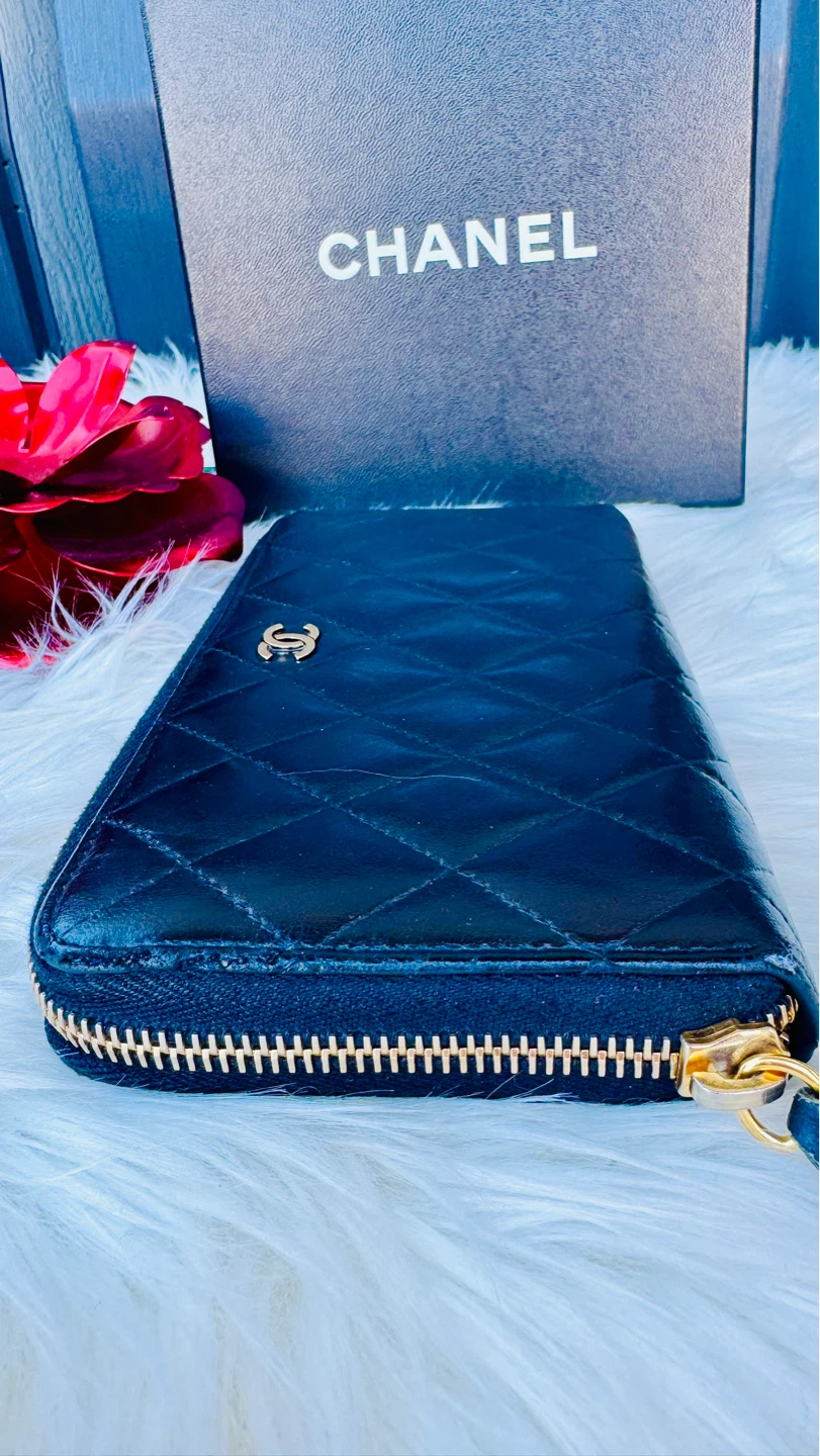 Chanel Quilted Zipper Wallet - photo 3