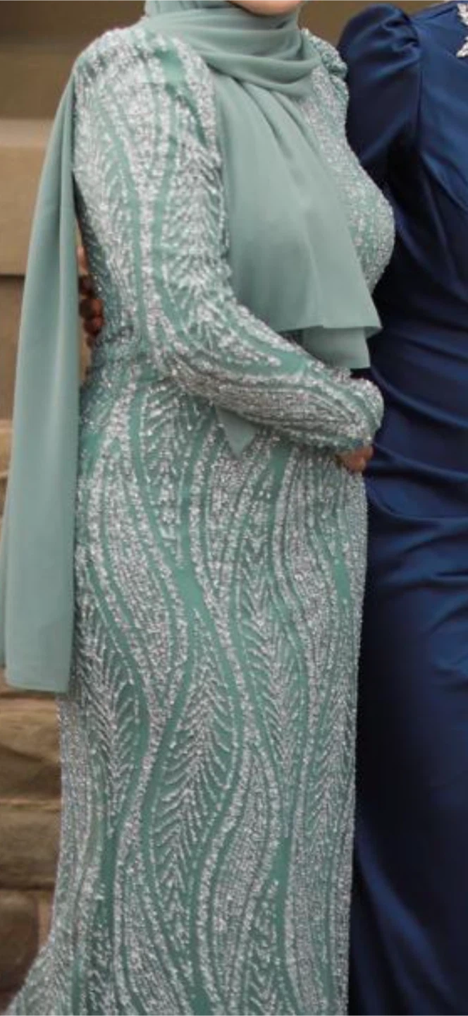 Sparkly green modest dress size medium - photo 3