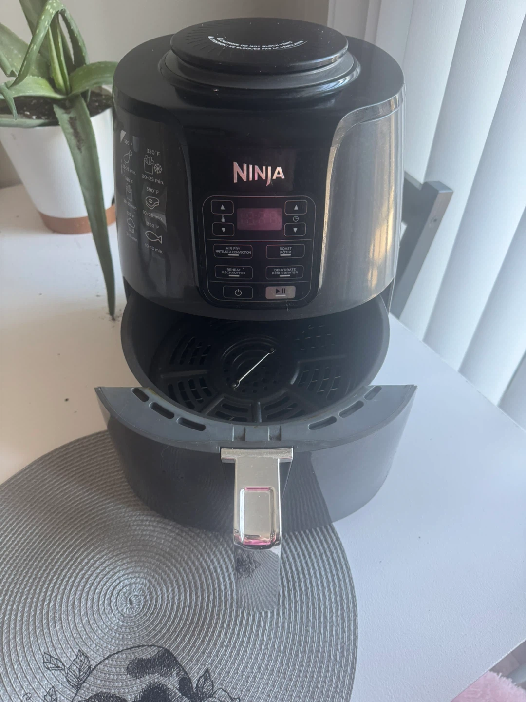 Ninja Air Fryer AF101C JM1 - photo 2
