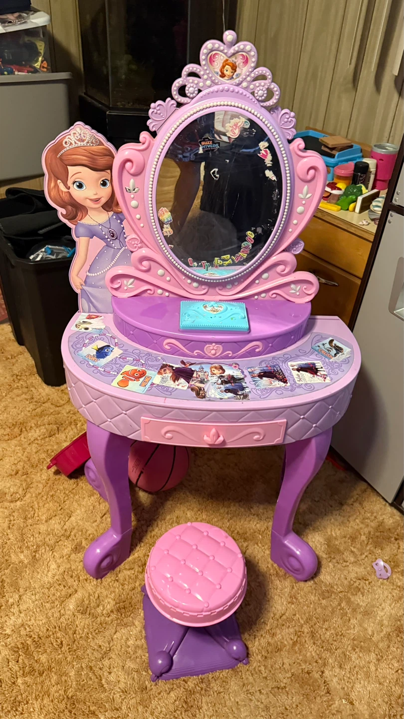 Vanity Table with Stool check more pictures condition