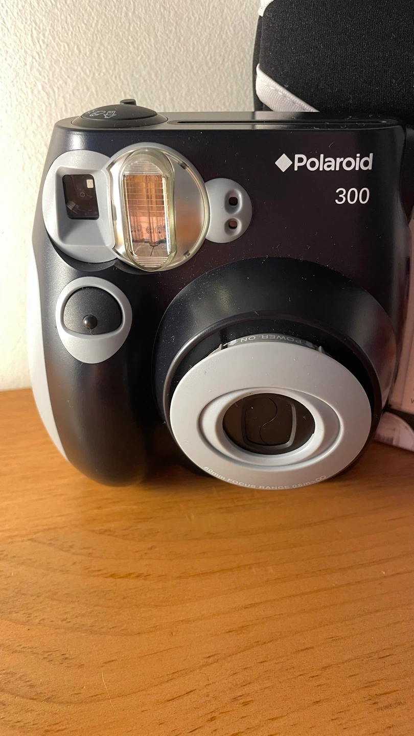 NEW Polaroid 300 Instant Camera + Case and Film - photo 2