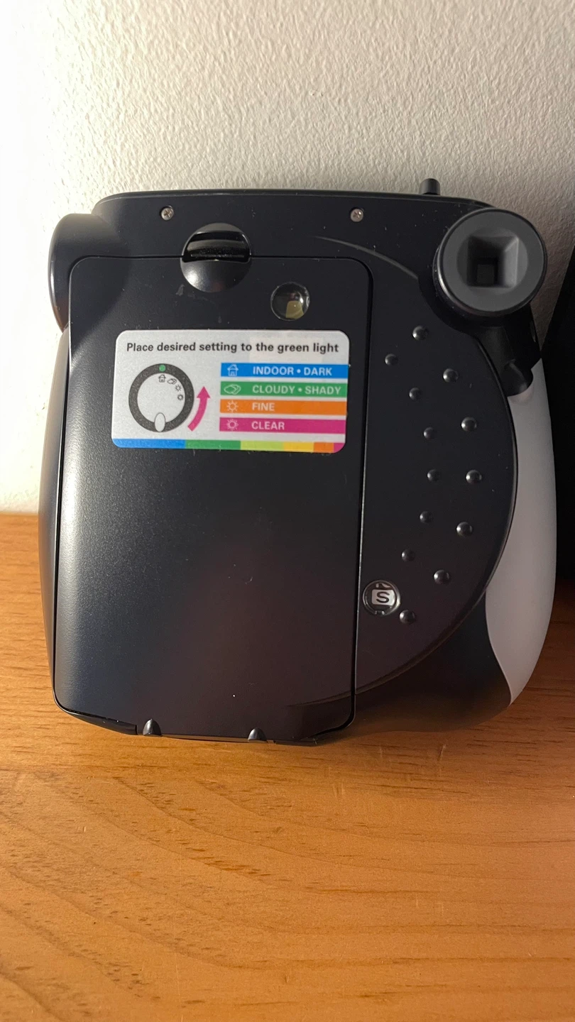 NEW Polaroid 300 Instant Camera + Case and Film - photo 3
