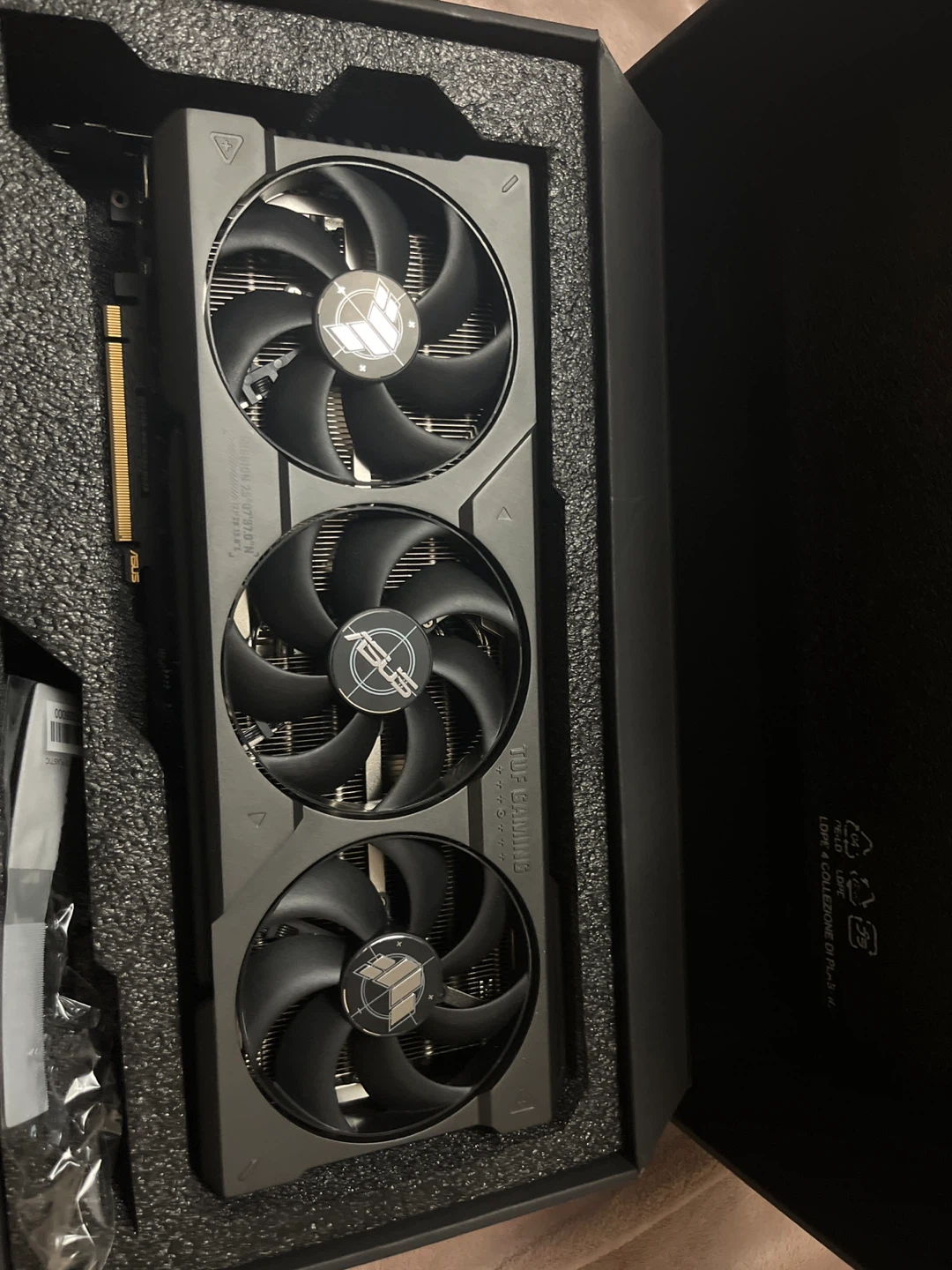 ASUS TUF 4090