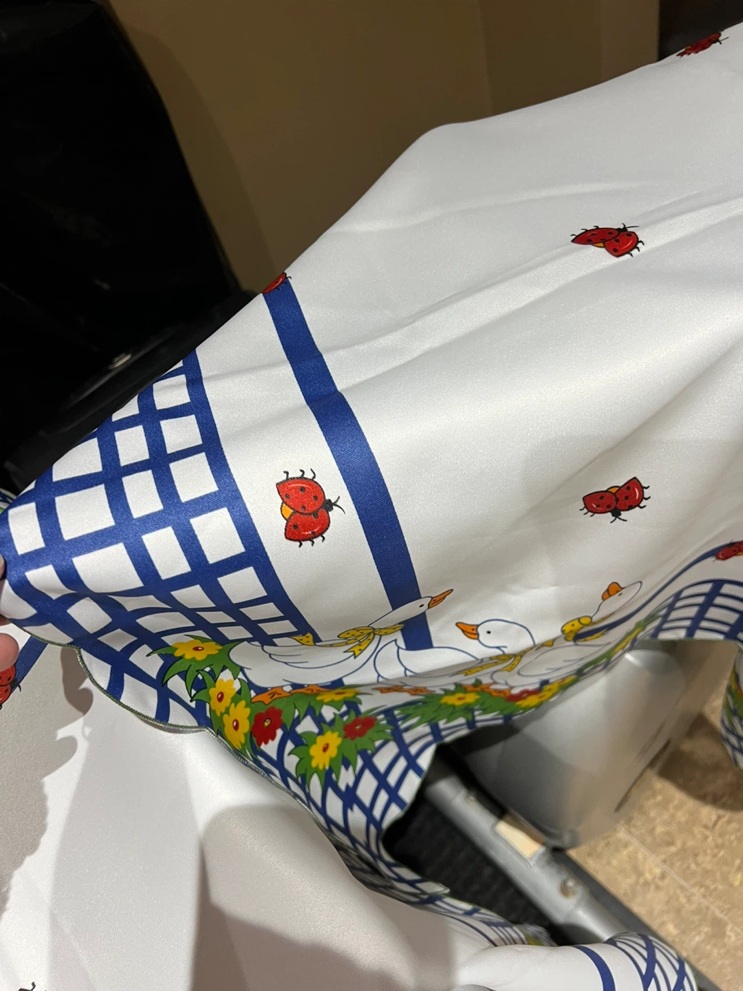 Square Tablecloth new - photo 2