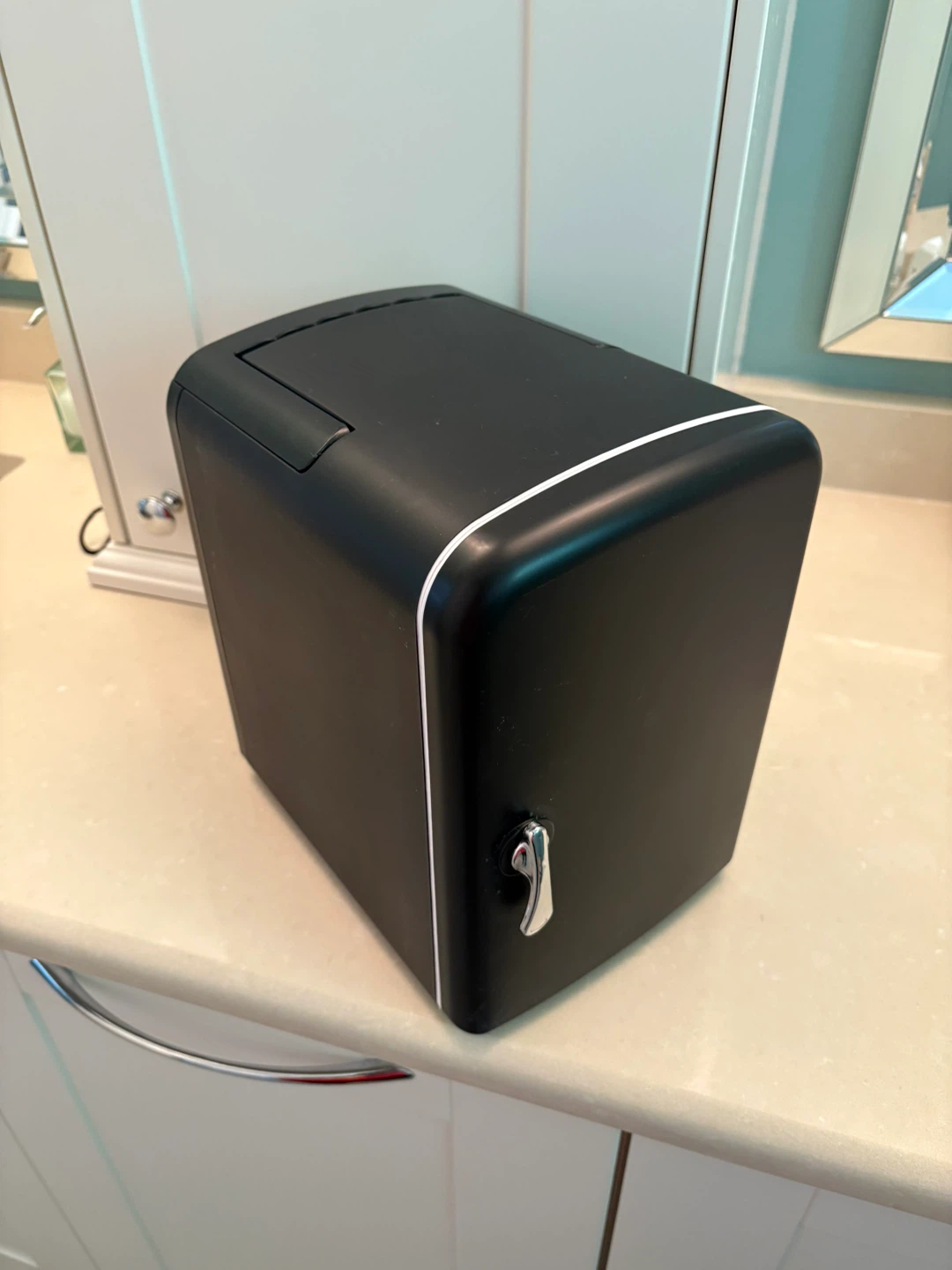 Chefman Mini Fridge Cooler and Warmer