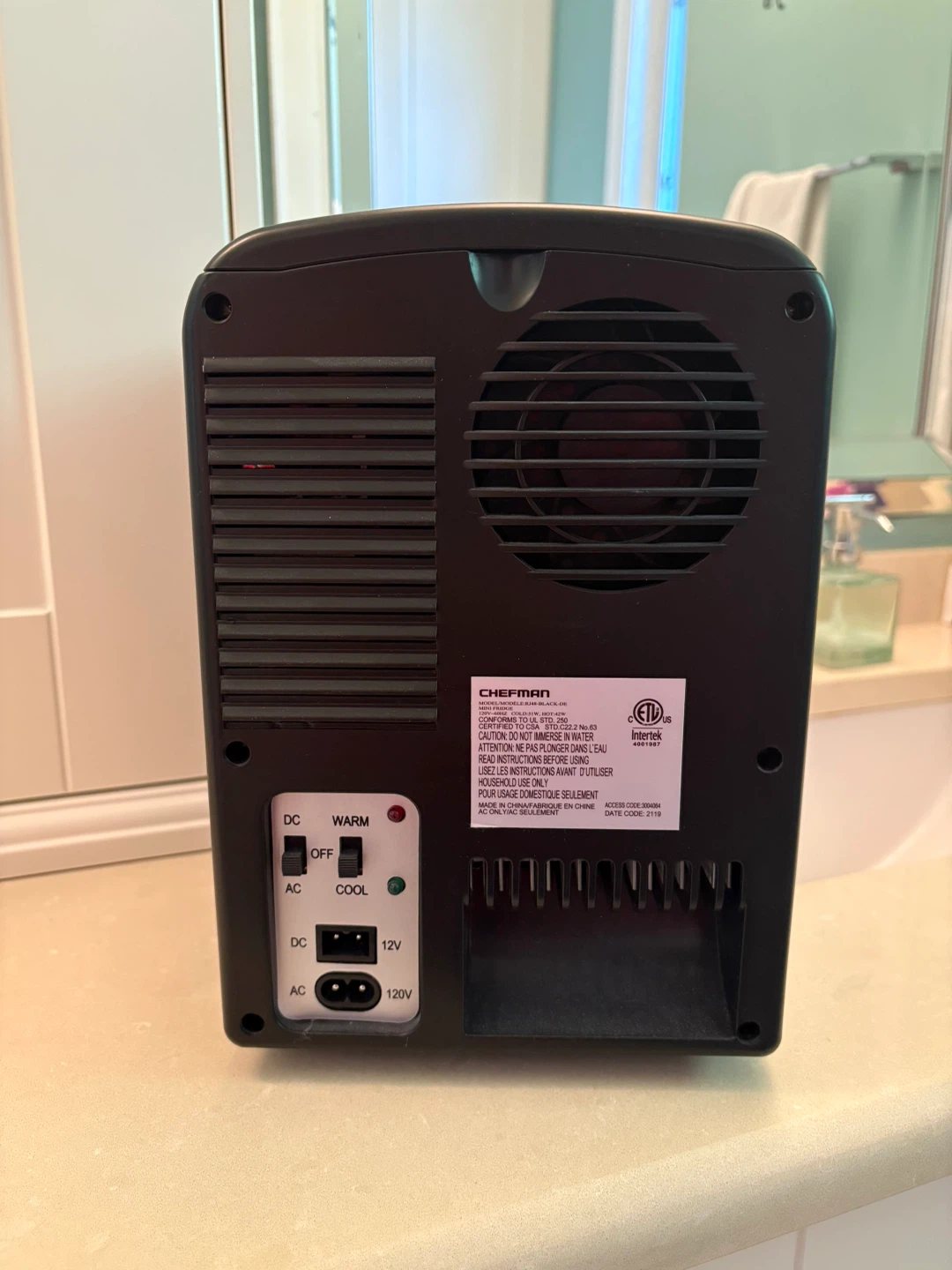 Chefman Mini Fridge Cooler and Warmer - photo 4