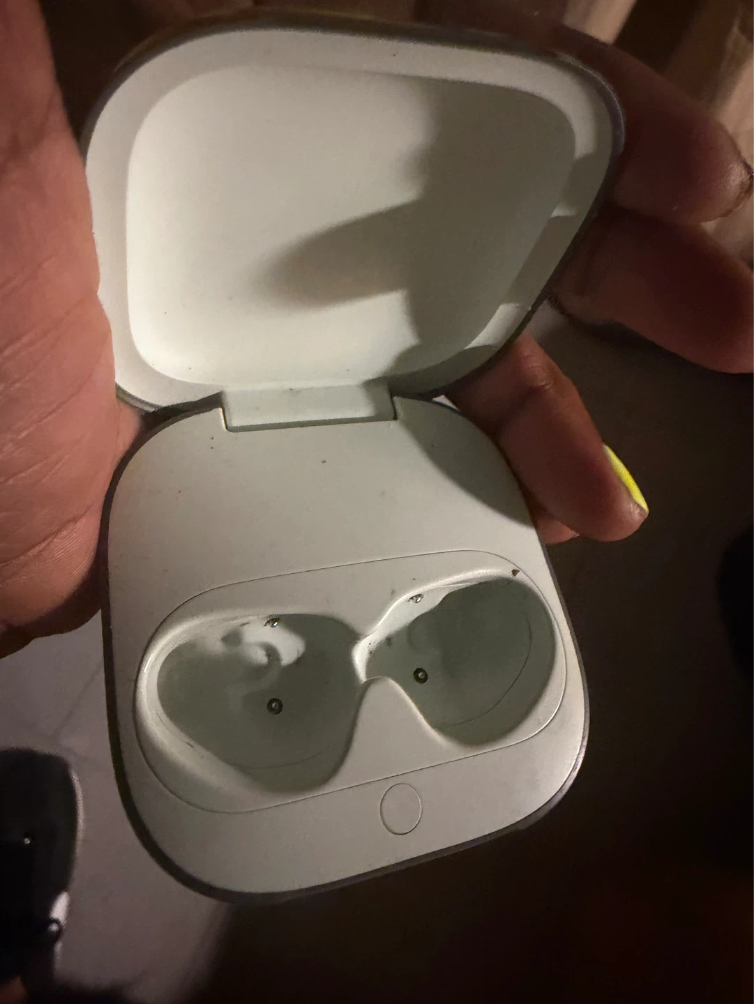 Beats Studio Buds Charging Case - photo 2