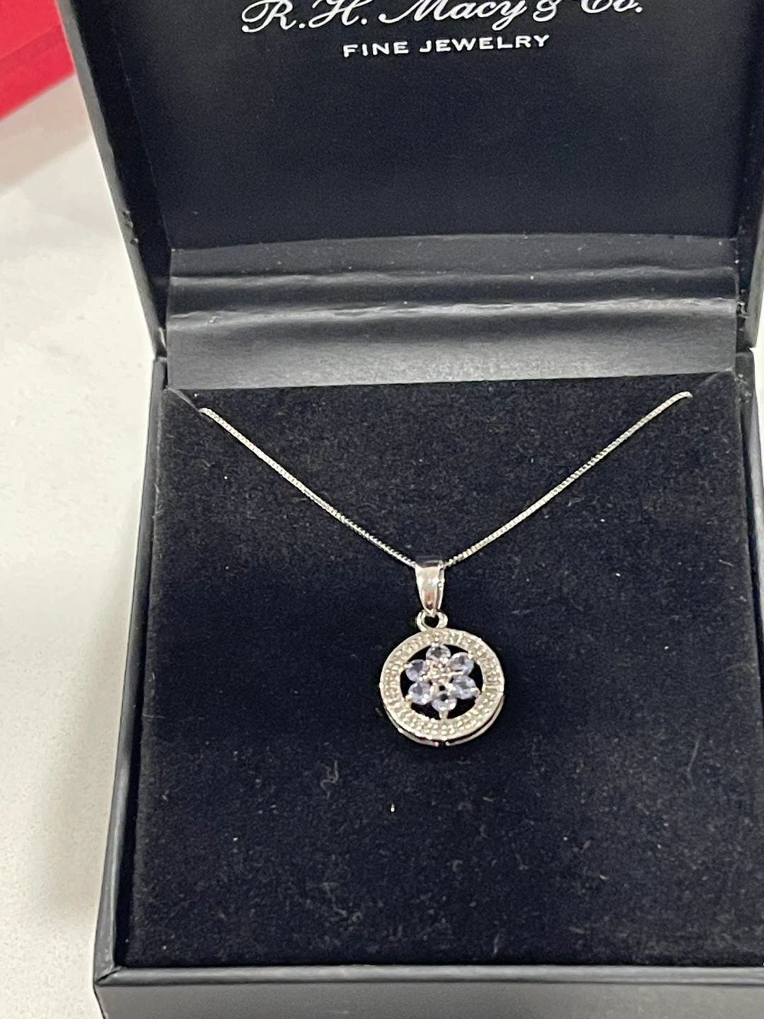 10k tanzanite and Diamonds Flower Pendant Necklace - photo 2