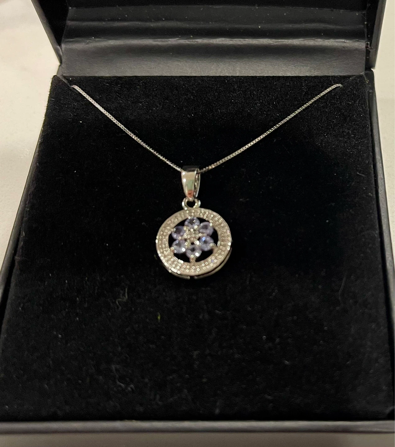 10k tanzanite and Diamonds Flower Pendant Necklace - photo 3