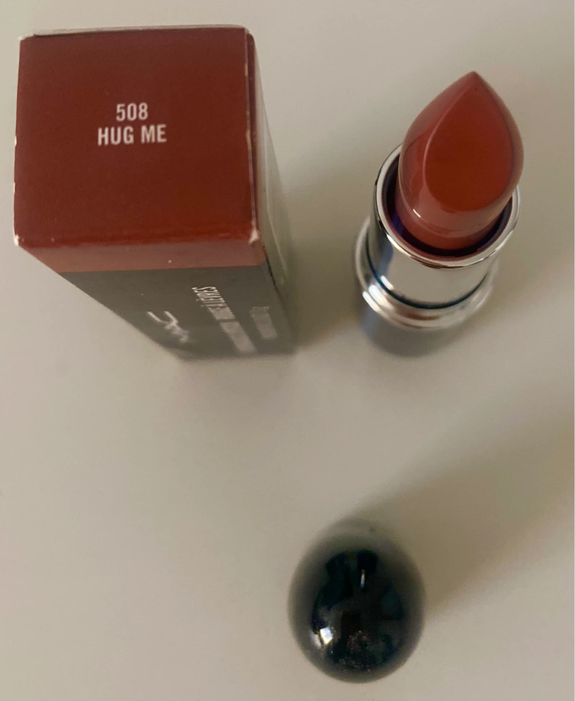 MAC Lustreglass Lipstick 508 Hug Me