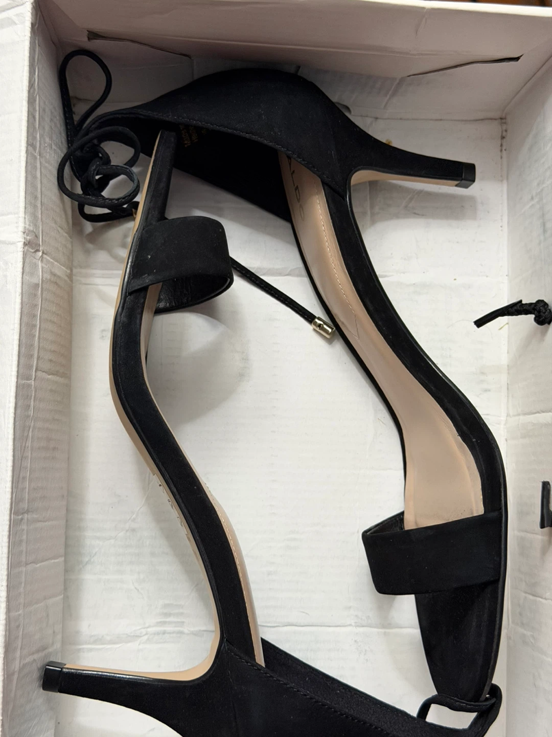 Practically new Aldo heel with straps - photo 2