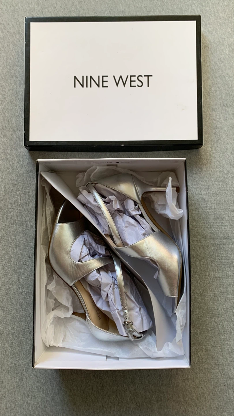 Nine West Silver Heels - Size 8 - photo 2