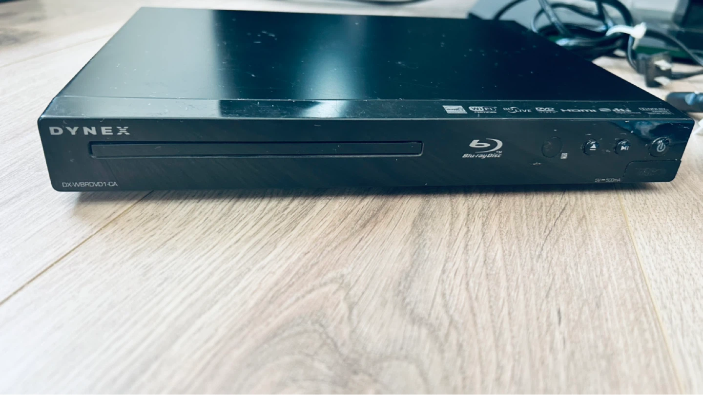 Dynex Blu-ray Player with Remote, HDMI Cable & Movie – Tested - photo 5