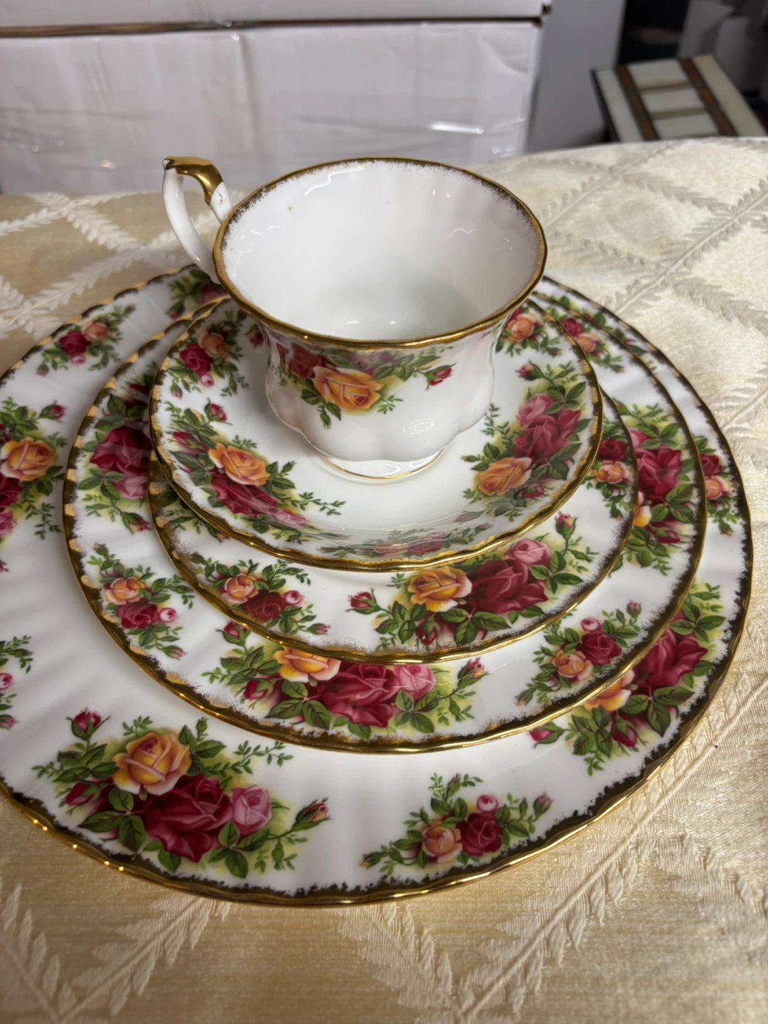 Royal Albert Old Country Roses Tea Cup & Saucer Set