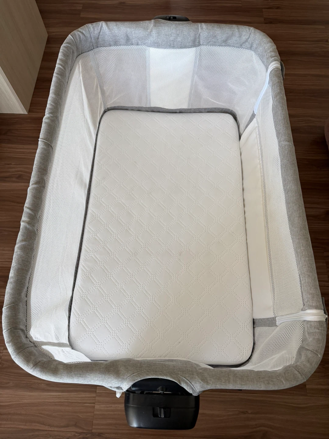 3-in-1 Baby Bassinet & Bedside Sleeper with Rocking Function - photo 3