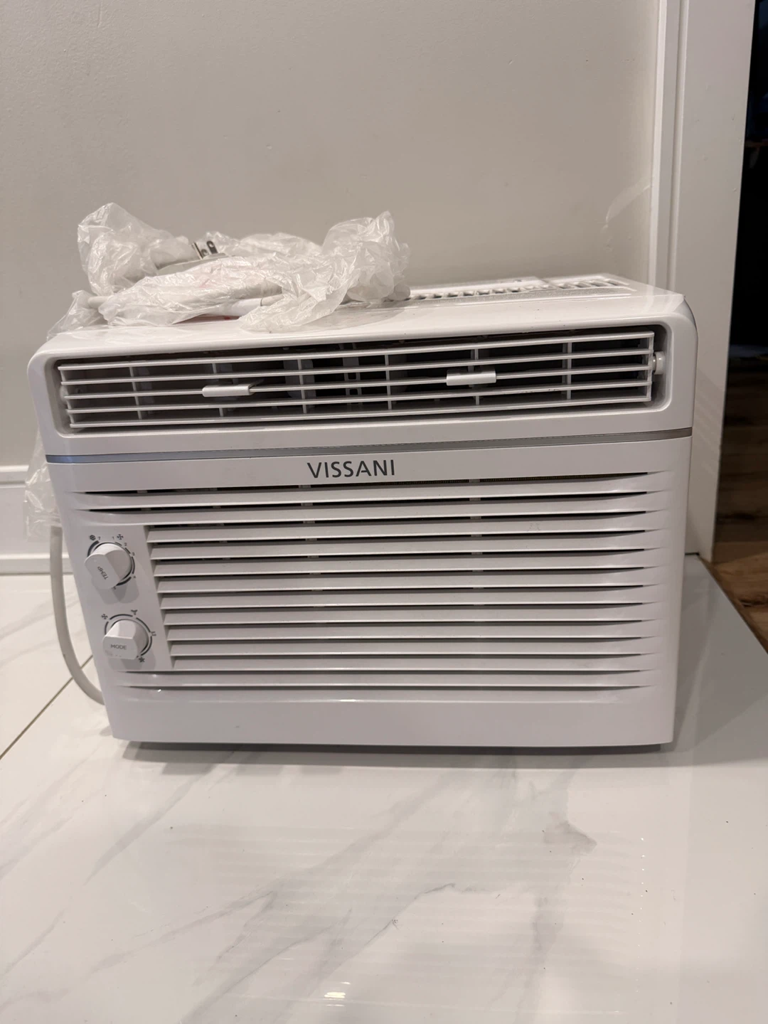 VISSANI Window Type Air Conditioner