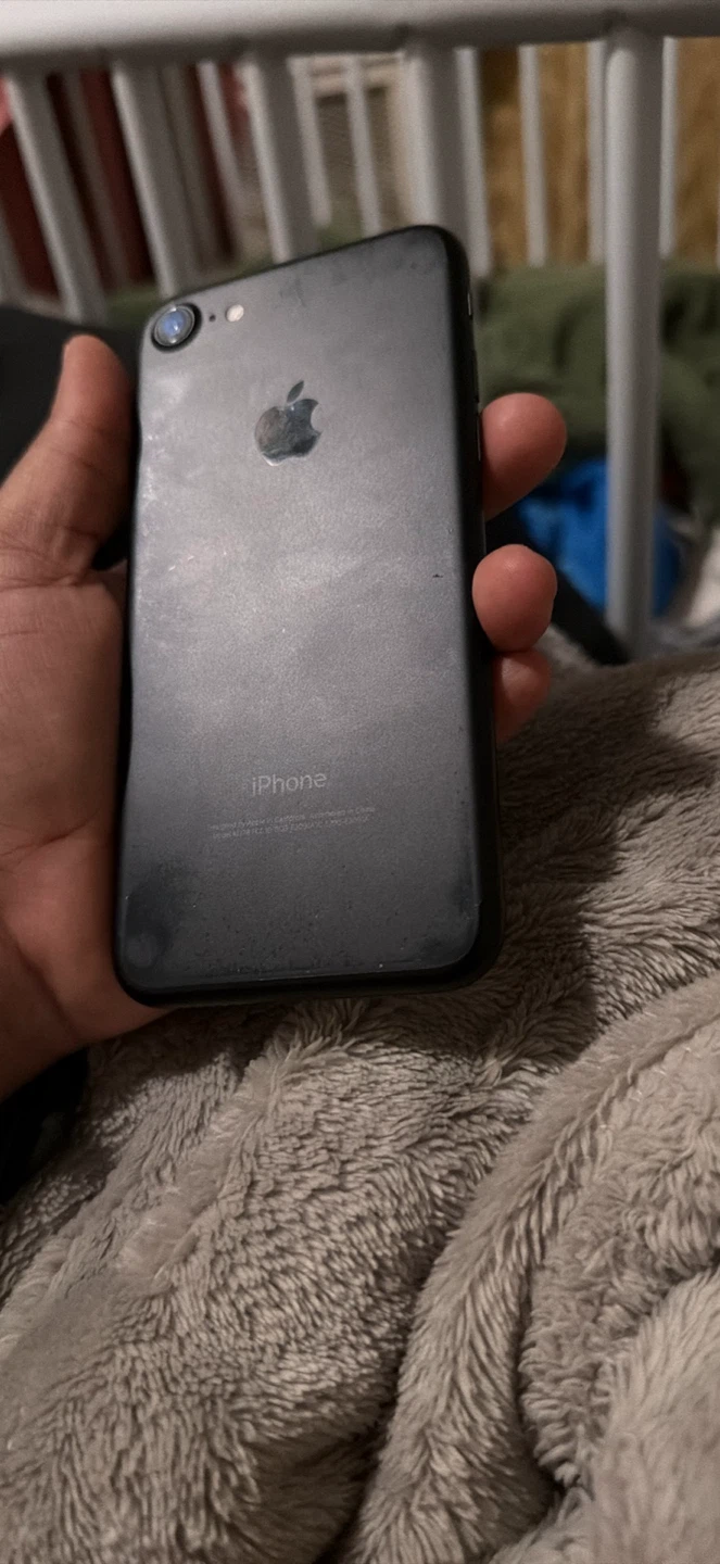 Apple iPhone 7 (32GB) - photo 3