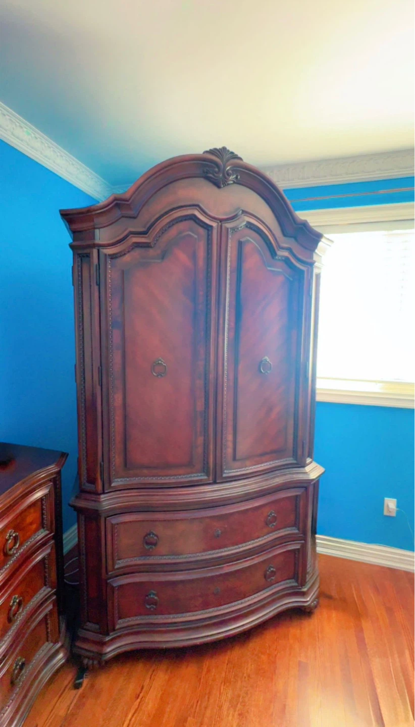 Solid Wood Bedroom Set - photo 2