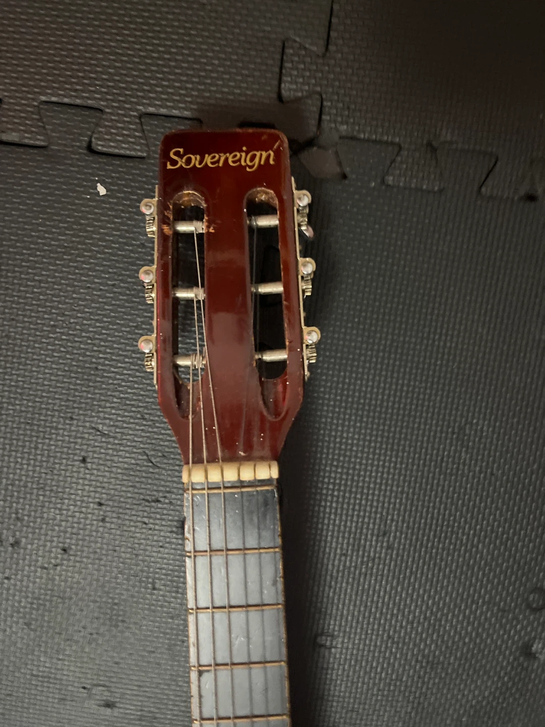 Sovereign Acoustic Guitar with Gig Bag - photo 2