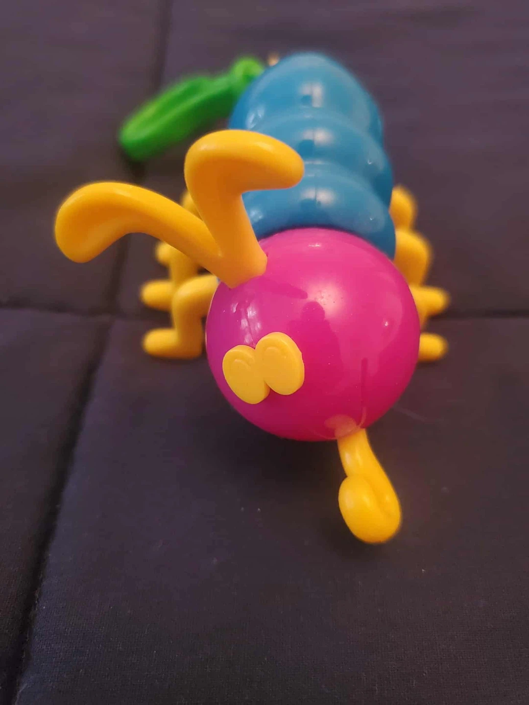 Vintage 1999 Hasbro Cootie Bug Vibrating Keychain Toy Original - photo 3