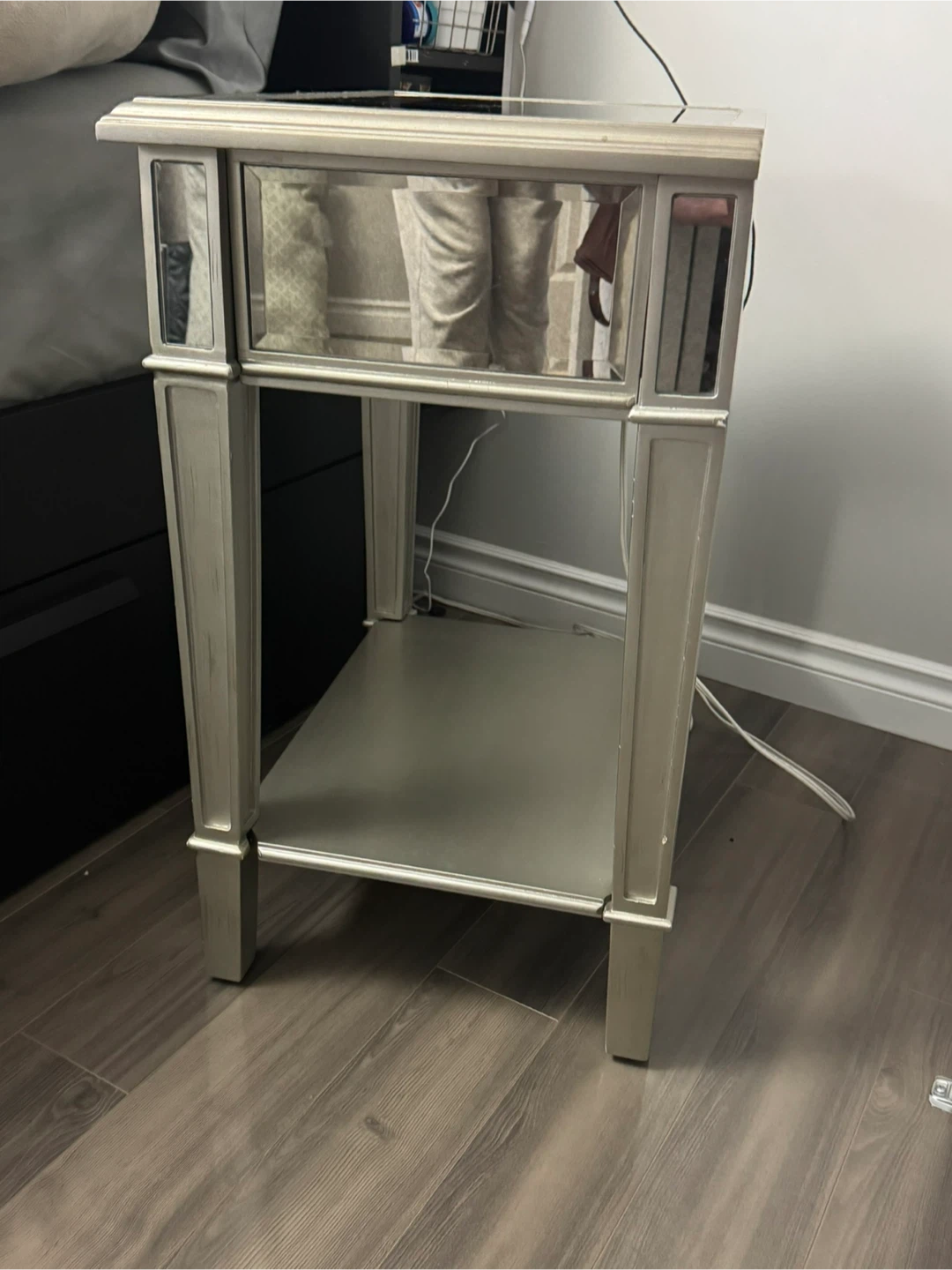 Mirrored End Table Nightstand - photo 3