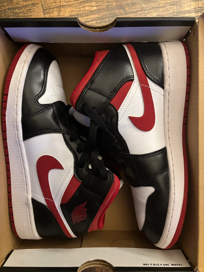 Air Jordan 1 Mid