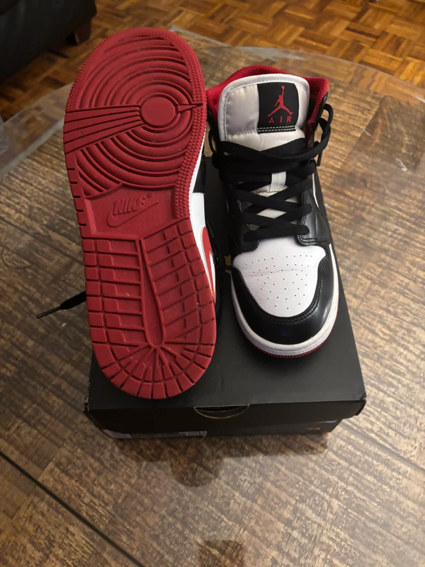 Air Jordan 1 Mid - photo 2