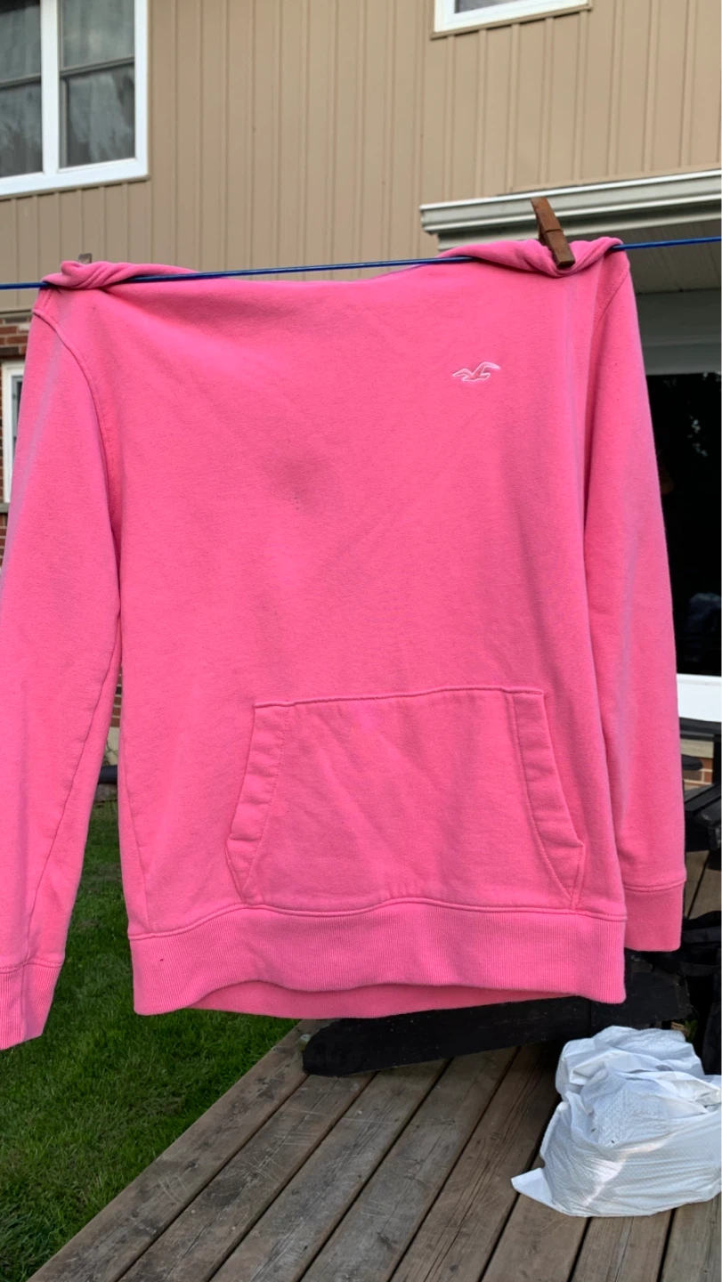 Hollister Hoodie - Size Extra Small - HAS A LITTLE STAIN