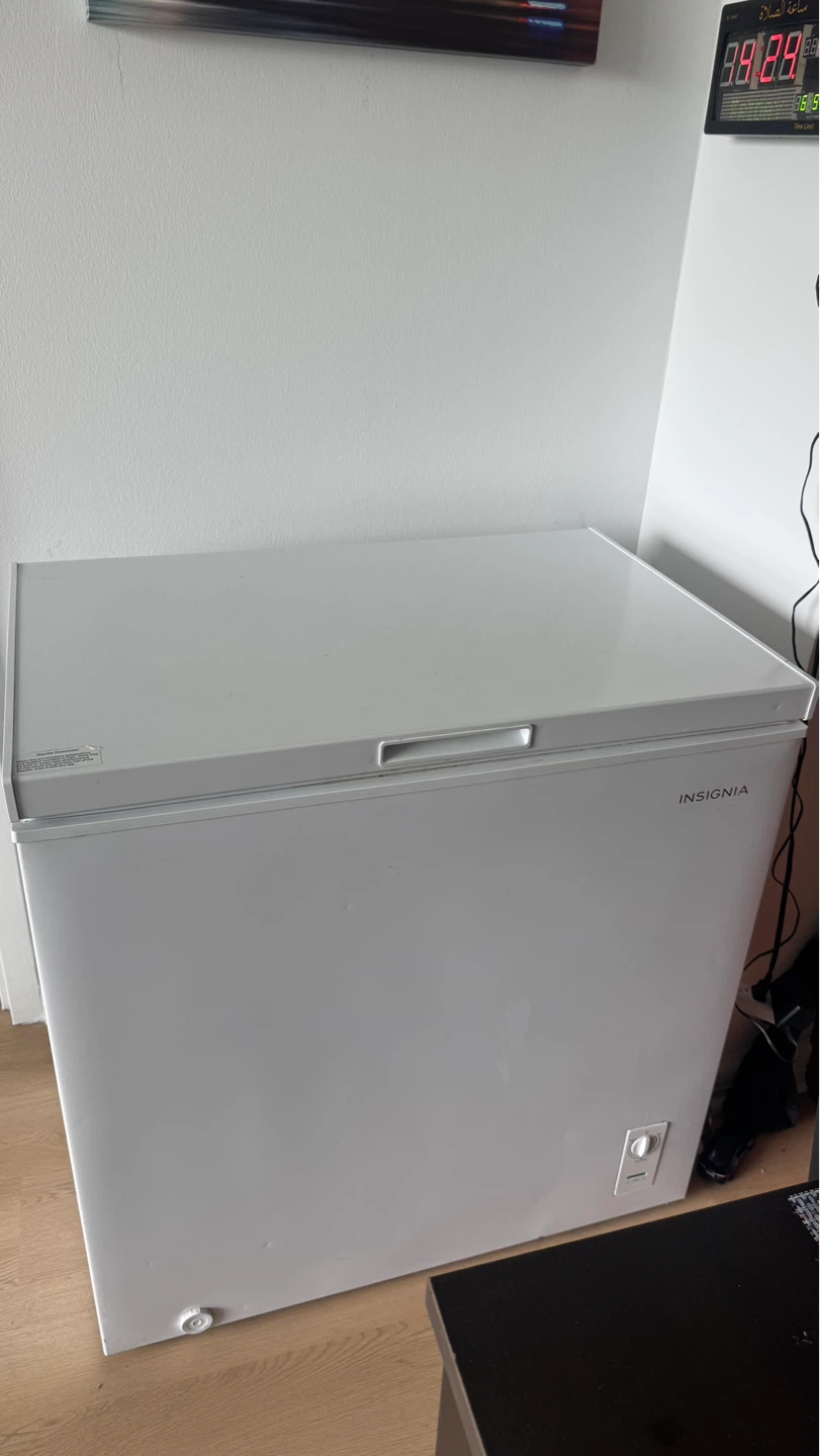 Insignia Chest Freezer