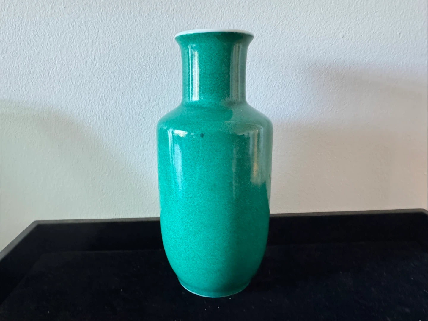 Beautiful Antique Chinese Green Vase - photo 2