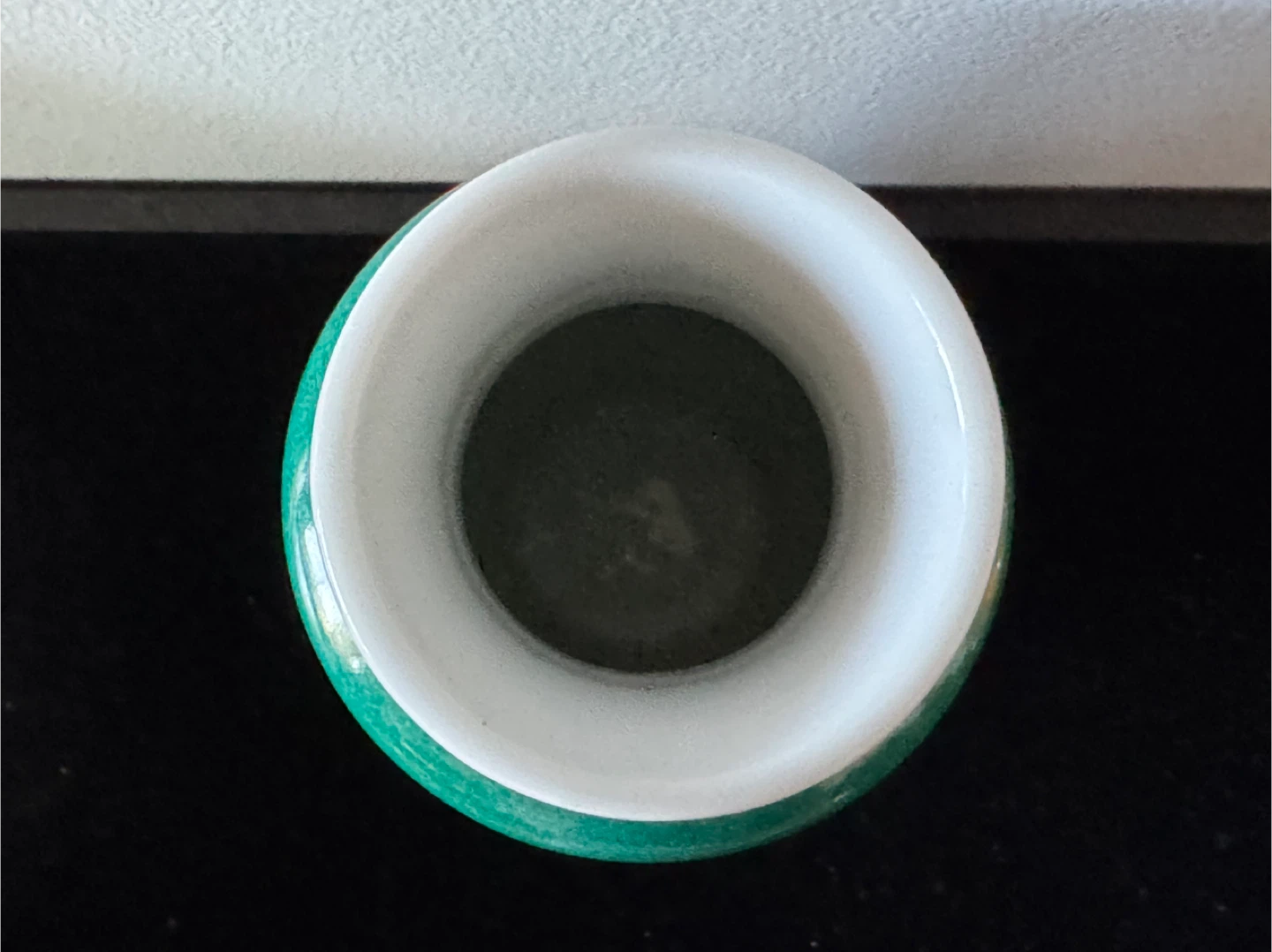 Beautiful Antique Chinese Green Vase - photo 3