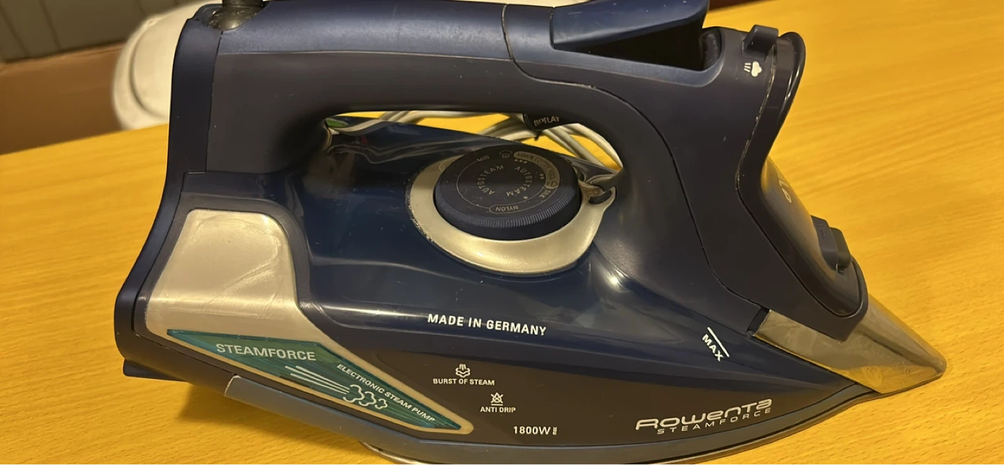 Rowenta Steamforce Iron - photo 2