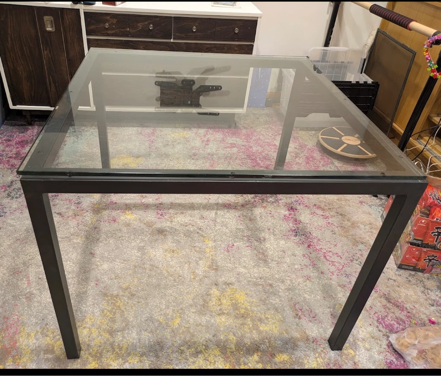 Room and board square table