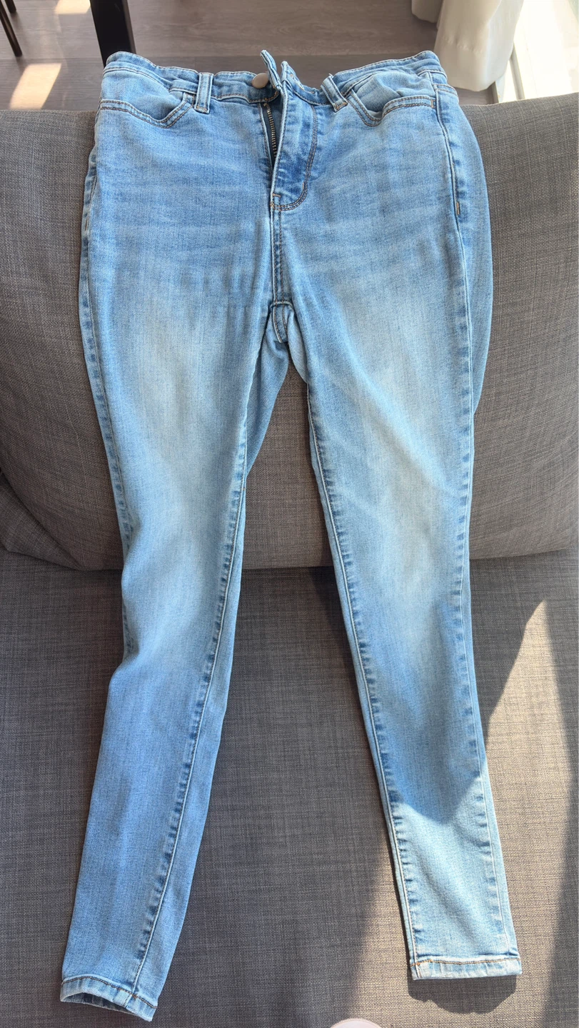 Women’s Low-Waisted Jeans (S)