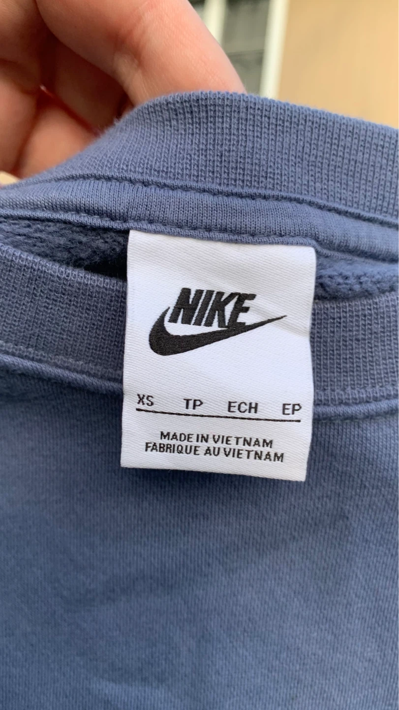 Nike Crewneck Sweatshirt - Size XS - SMALL STAIN ON RIGHT FLANK - photo 3