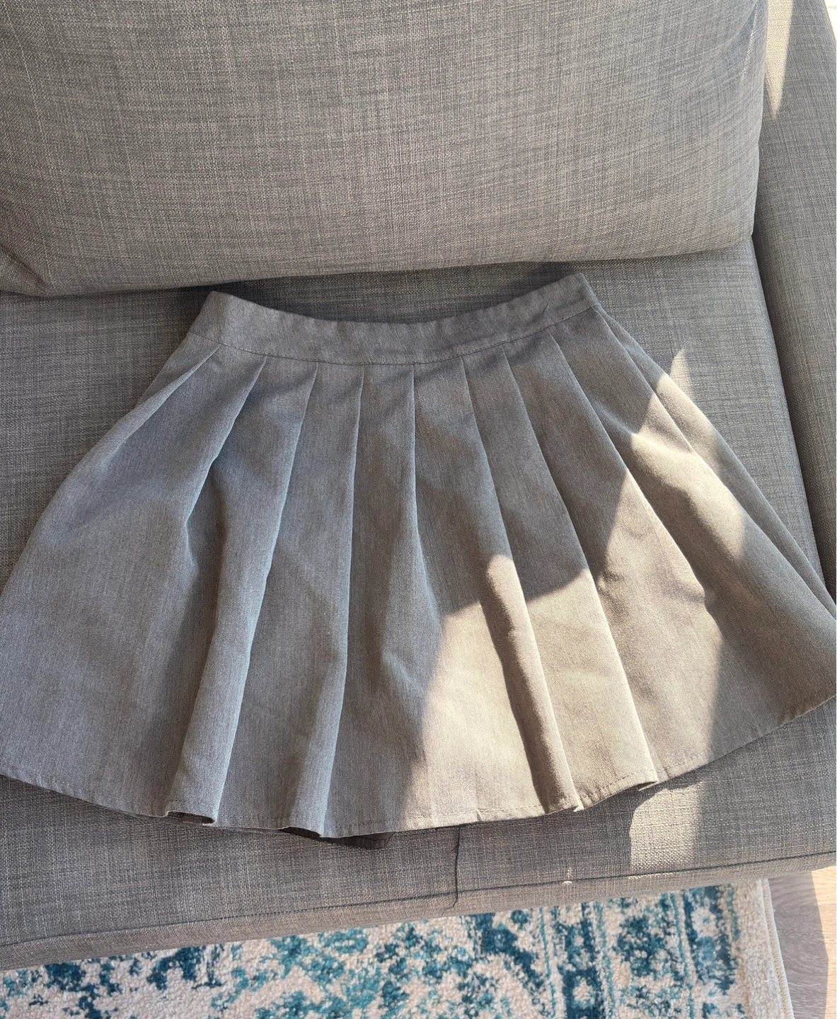 Grey Pleated Skirt w Shorts (Size S) - photo 2
