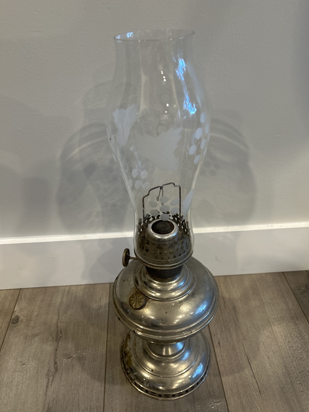 Aladdin Oil Lamp with Glass Shade - photo 4