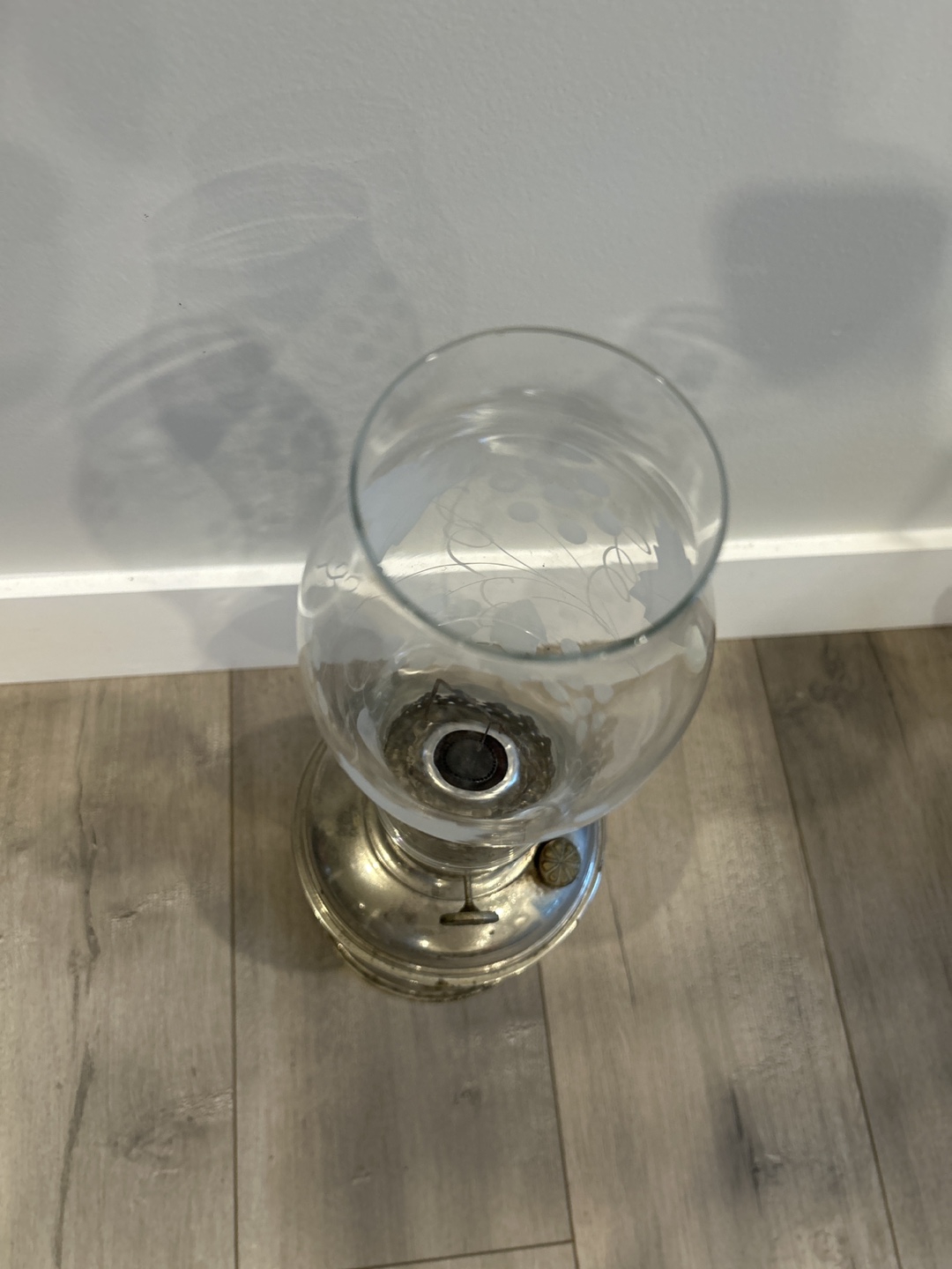 Aladdin Oil Lamp with Glass Shade - photo 3