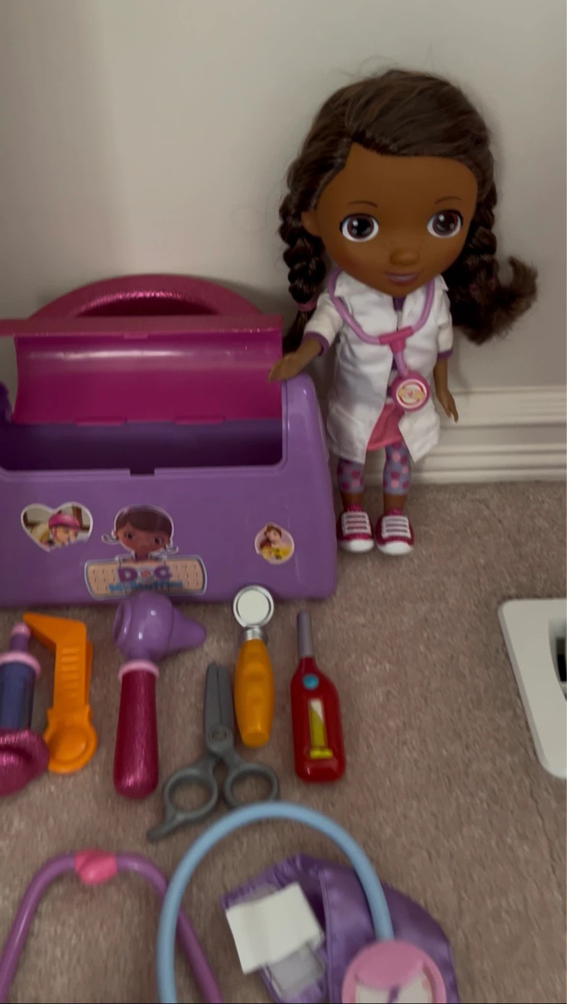 Doc McStuffins Doctor's Bag Toy Set with Doll
