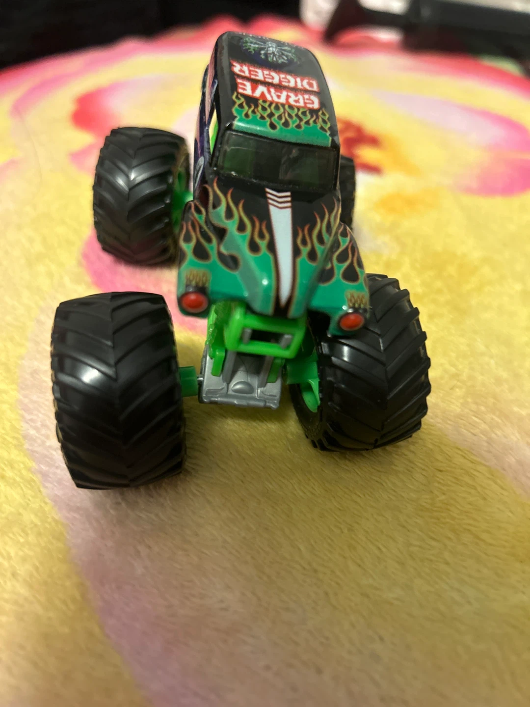 Hot Wheels Grave Digger Monster Truck - photo 5
