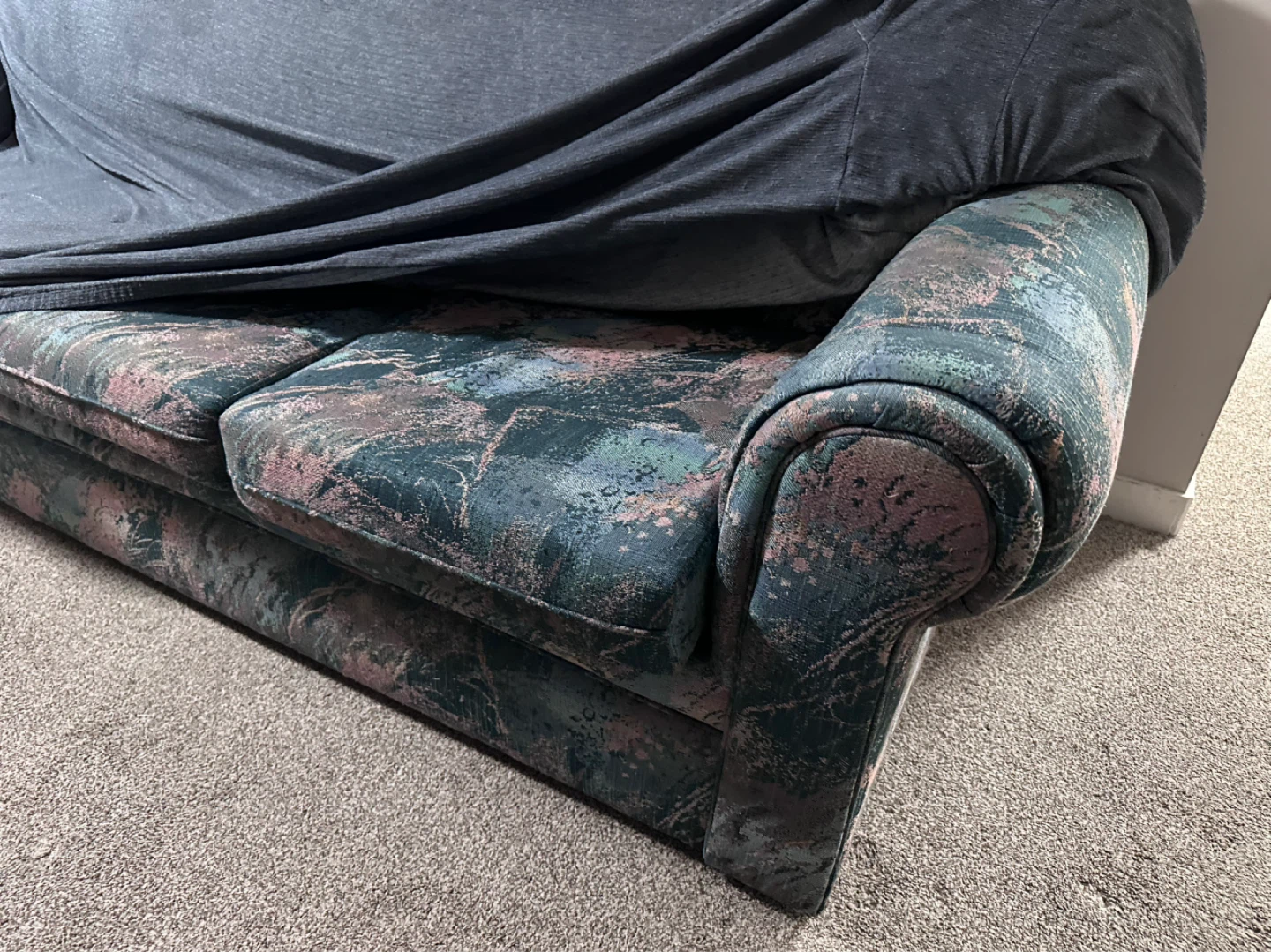 Sofa with slipcover - photo 2