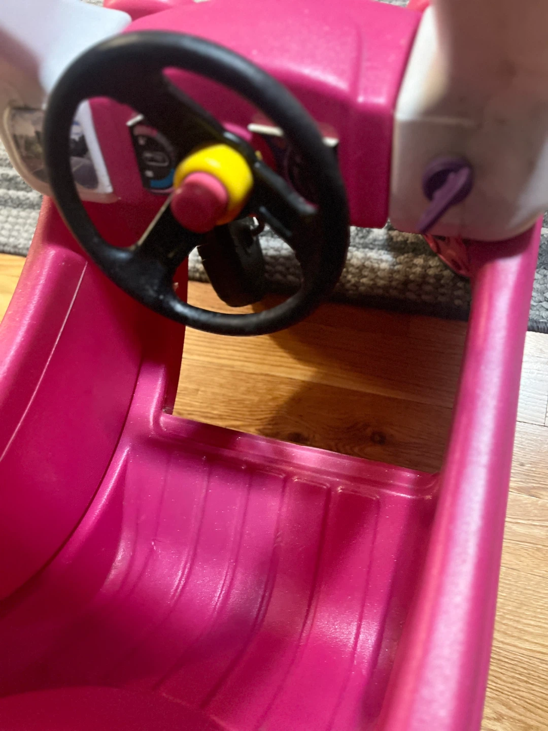 Little Tikes Cozy Coupe Pink Ride-On Car - photo 3