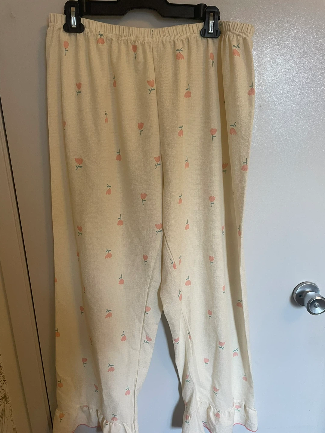 Cream Pyjama Set with Pink Tulip Print - photo 3