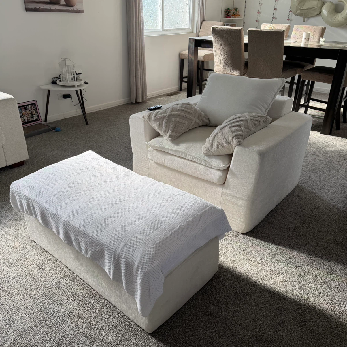 Sofas an coffee table - photo 4
