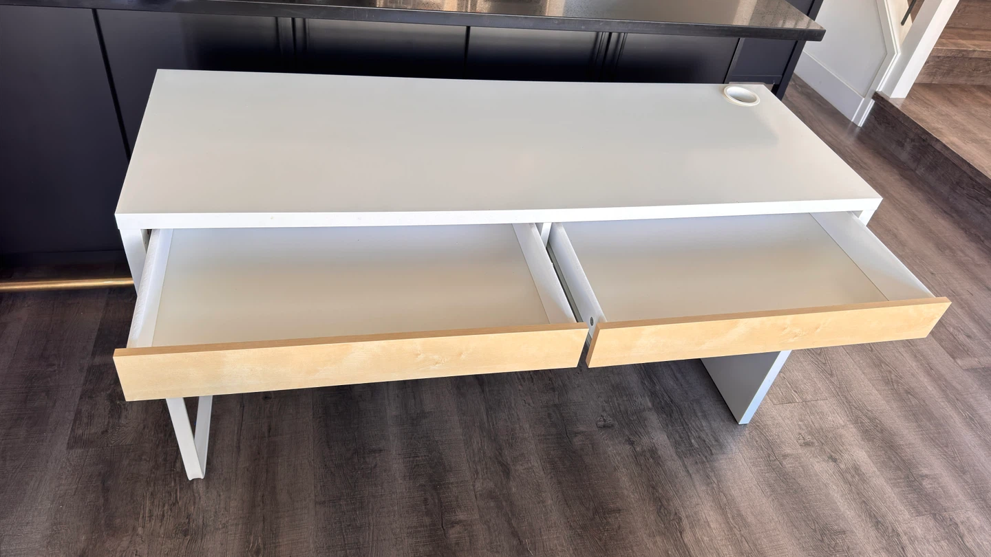 IKEA MICKE desk with 2 drawers - photo 2